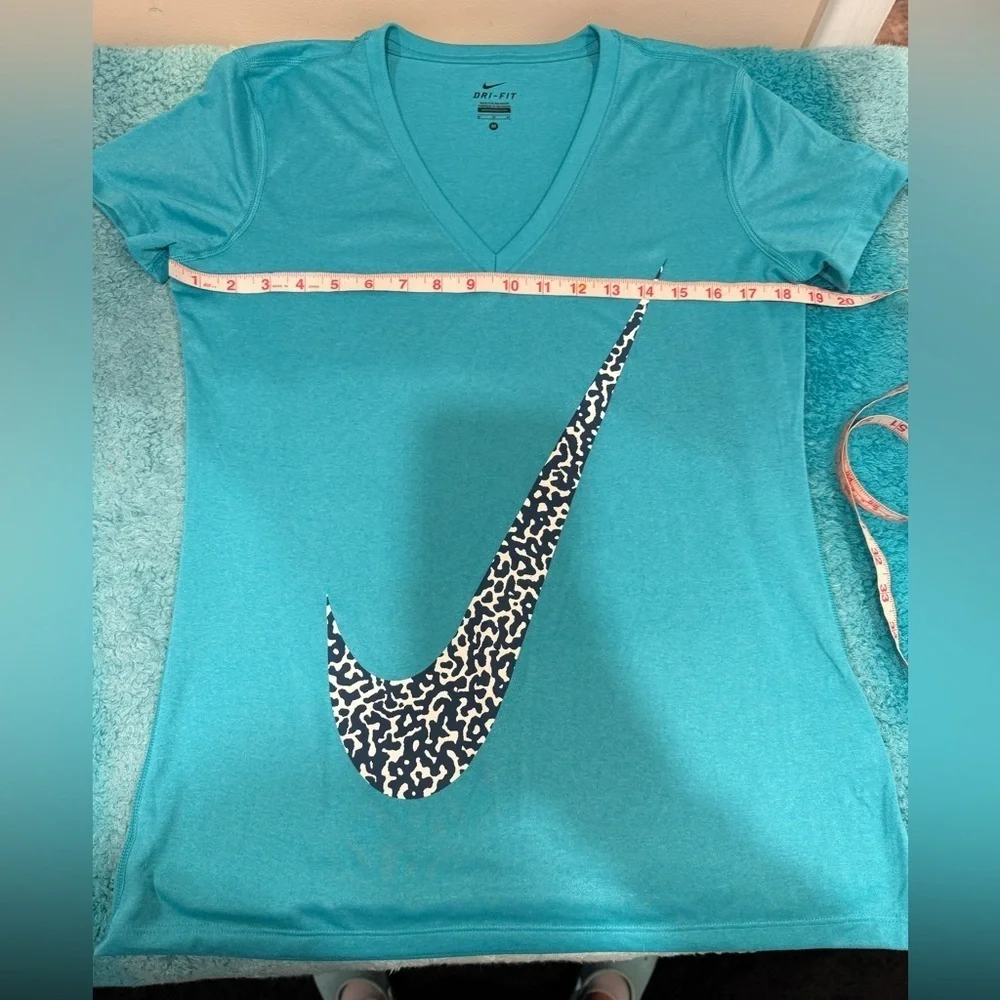 🔥Nike Women's Blue V-Neck Top🔥